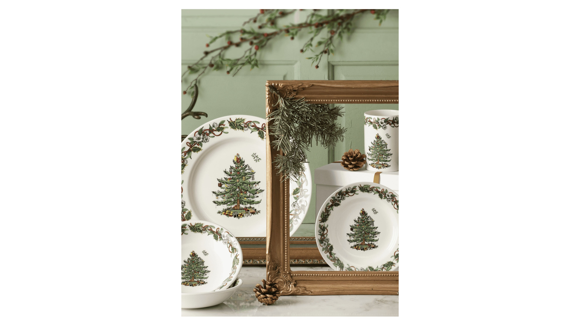 10667045 Spode Набор тарелок закусочных Spode Рождественская ель. Эксклюзив 20см, 4шт Фаянс  - Вид №4