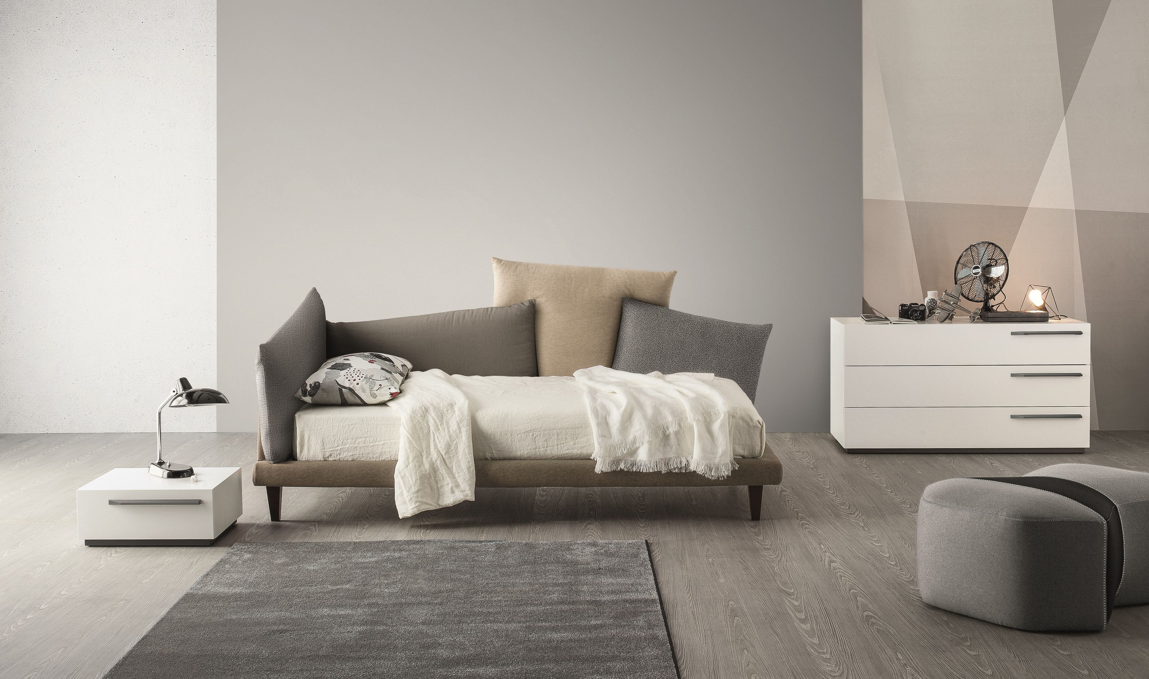 Тканевая кровать с мягким изголовьем BONALDO Picabia ARCH-00040003 - Вид №2