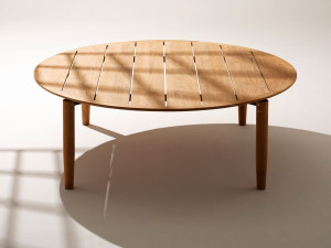 Круглый стол из тикового дерева