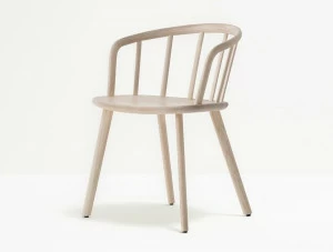 Pedrali Стул ясень с подлокотниками со встроенной подушкой Nym 2835