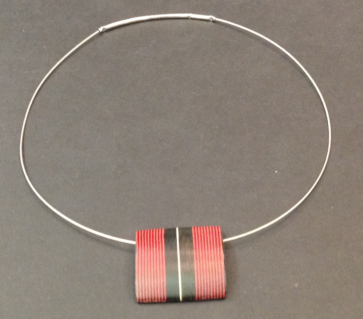 LR29 Колье-кулон, клен, эбеновое дерево Larondelle Santreyd 