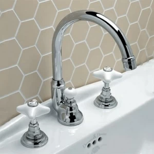 Смеситель на 3 отверстия для раковины с высоким изливом UTWR700ACR Devon Devon WHITE ROSE