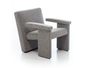 Тканевое кресло с подлокотниками