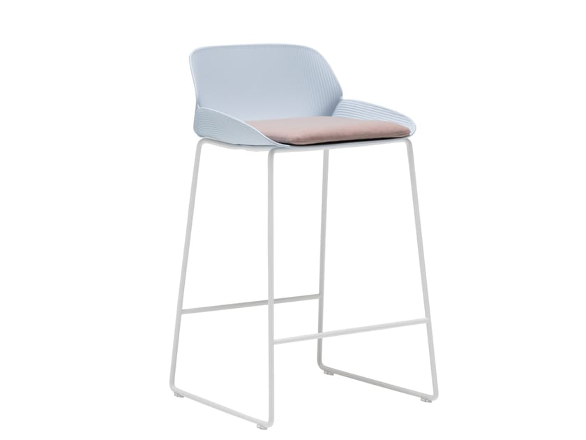 Высокий садовый стул из полимера с мягким сиденьем Andreu World Nuez Outdoor ARCH-00054163