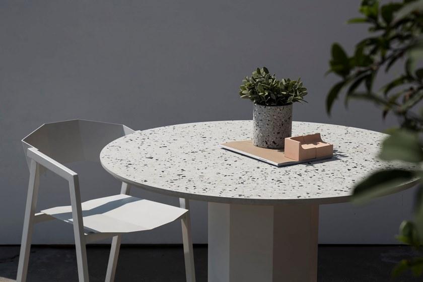 Bentu Design Стол венецианский терраццо с бетонным основанием  C236440-c240442  - Вид №5