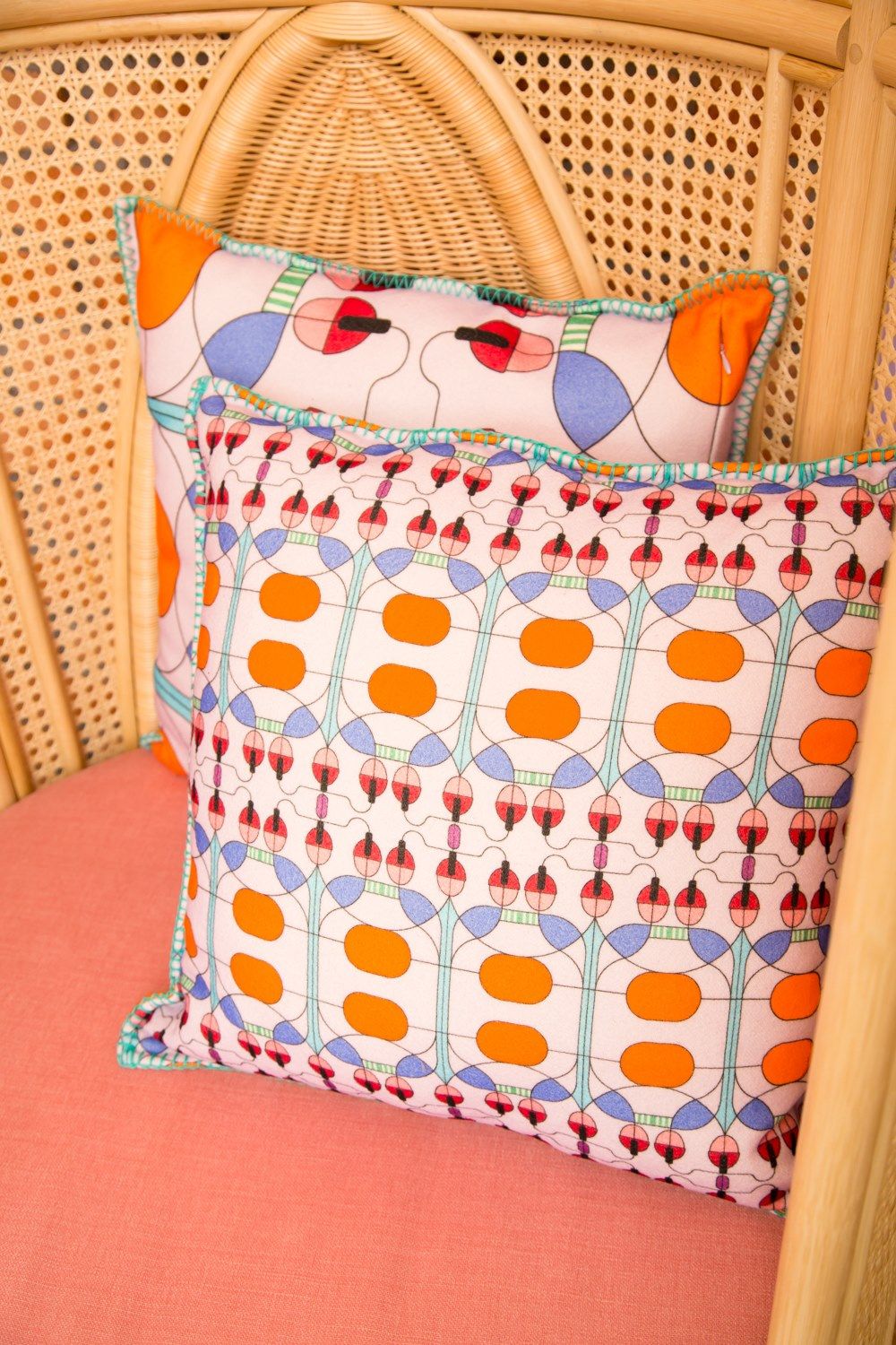 Подушка из шерсти мериноса с геометрическим рисунком Lanerossi Колокольчик ARCH-00011362 - Вид №2