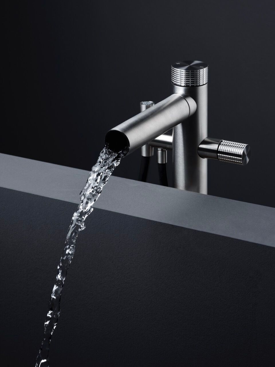 Смеситель для ванны из нержавеющей стали с ручным душем BEAMTECH App ARCH-00150677 - Вид №3