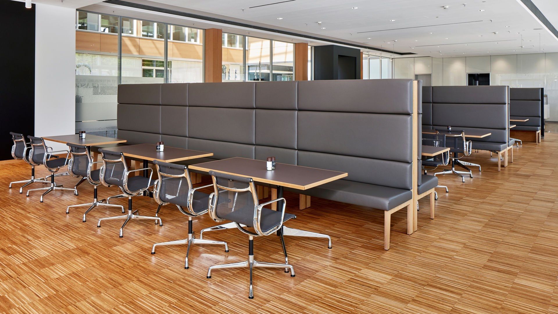 Стул из ткани VITRA Eames Aluminium Group ARCH-00027847 - Вид №13