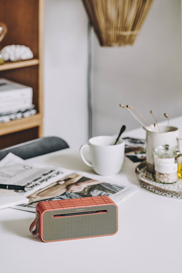 Kfng72 Колонка беспроводная с ремешком amove, коралловая KREAFUNK  - Вид №1