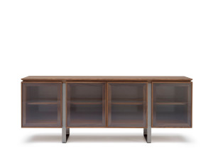 Шкаф со стеклянными дверцами