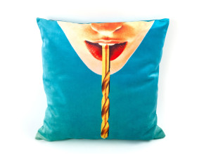 Квадратная подушка из ткани