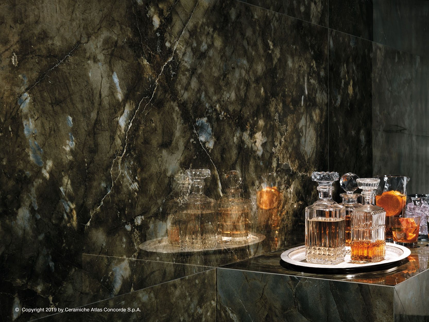 Белое керамическое покрытие с эффектом мрамора Atlas Concorde Marvel Dream ARCH-00073412