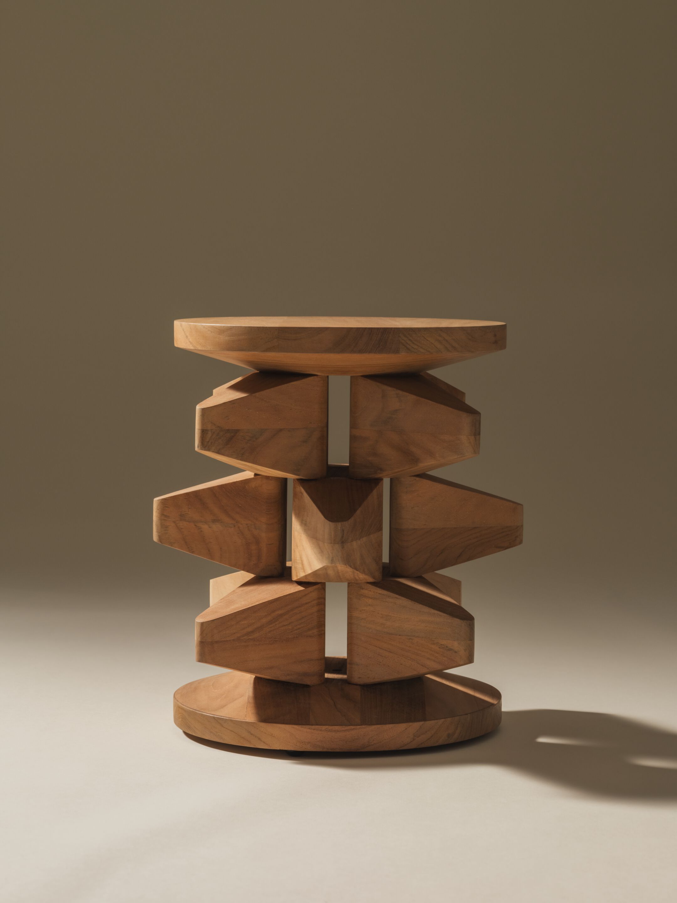 Круглый стол из тикового дерева Kettal KARI ARCH-00147297 - Вид №3