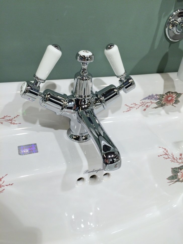 Смеситель для раковины на 1 отверстие с донным клапаном [KE4 WAL]  Burlington T12-QT, T4 WAL  - Вид №3