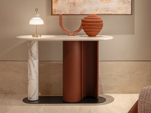 Кожаная консоль с мраморной колонной и лакированной столешницей