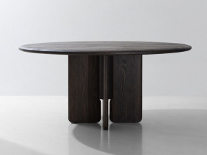 Круглый стол из ели