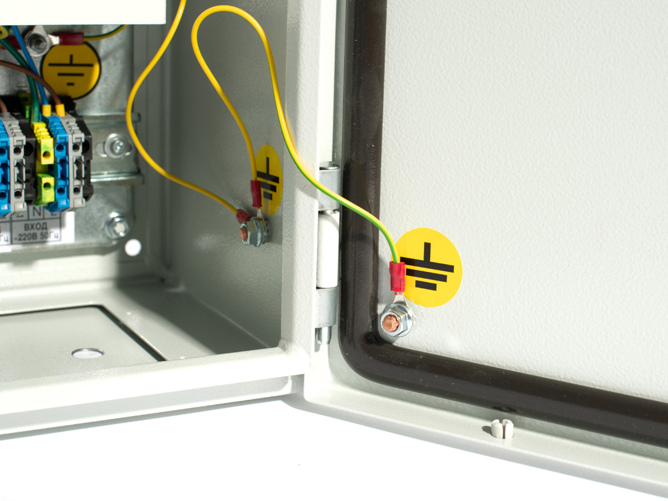 SKAT SMART UPS-600 IP65 SNMP Wi-Fi 2 batteries on-line 600 va wireless control Бастион  - Вид №2