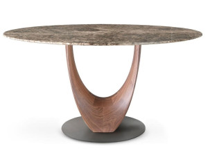 Круглый мраморный стол