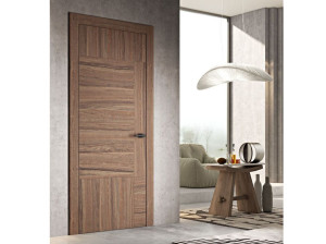 Деревянные распашные двери